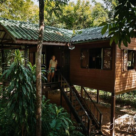 Отель Our Jungle House Khao Sok National Park Экстерьер фото