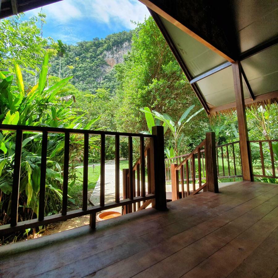 Отель Our Jungle House Khao Sok National Park Экстерьер фото